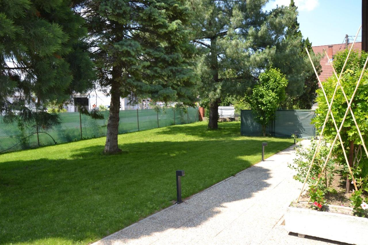 Akvamarin Apartman Кестхей Экстерьер фото