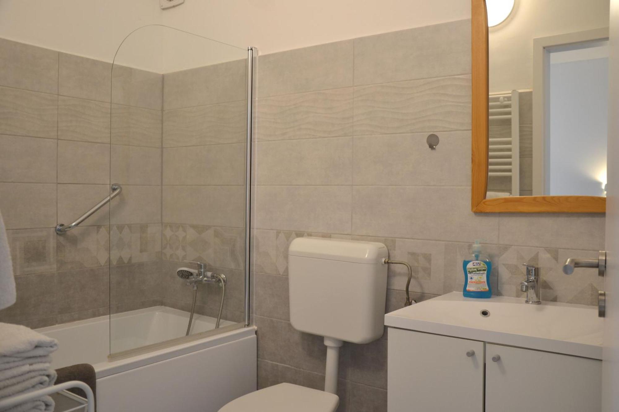 Akvamarin Apartman Кестхей Экстерьер фото