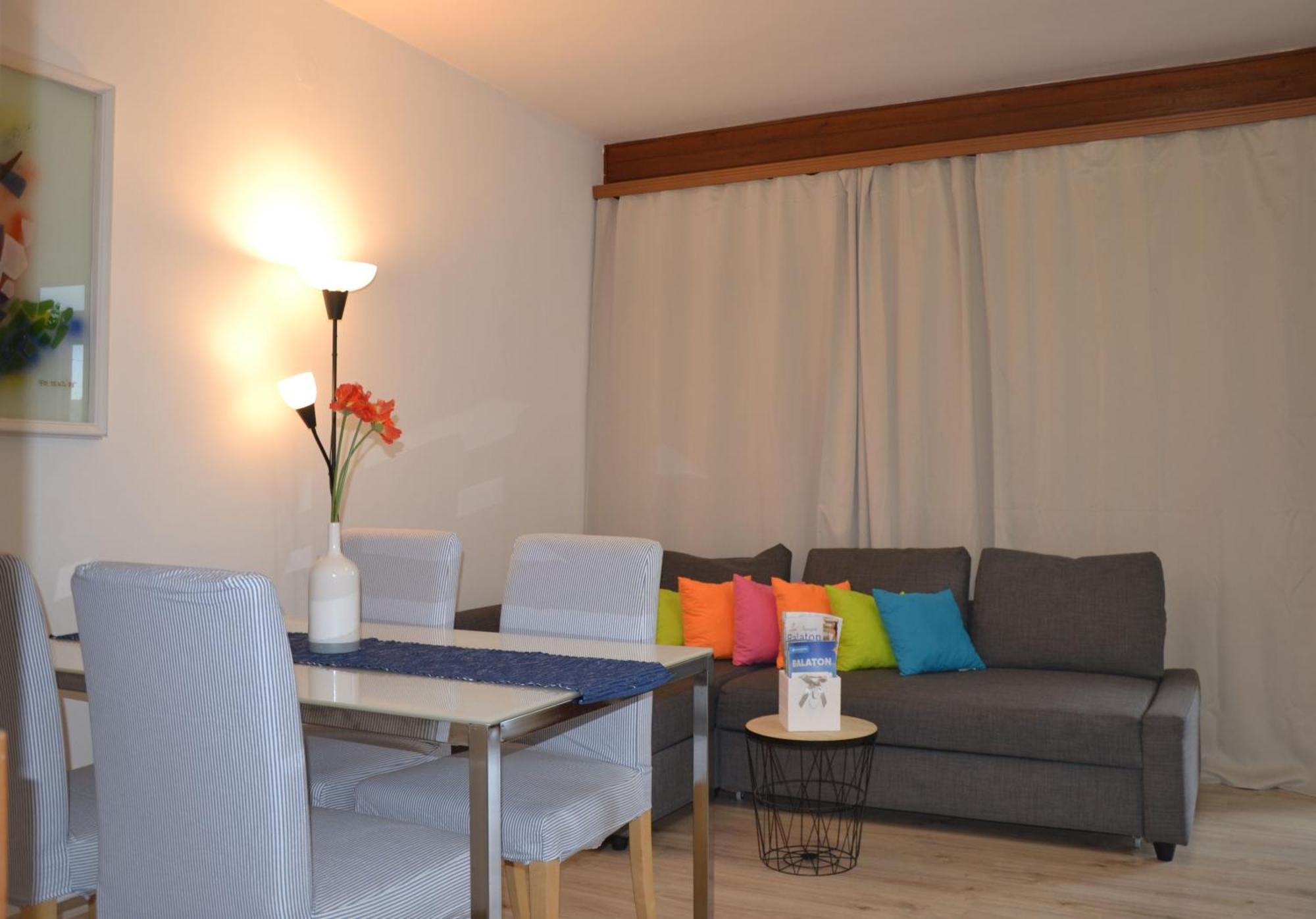 Akvamarin Apartman Кестхей Экстерьер фото