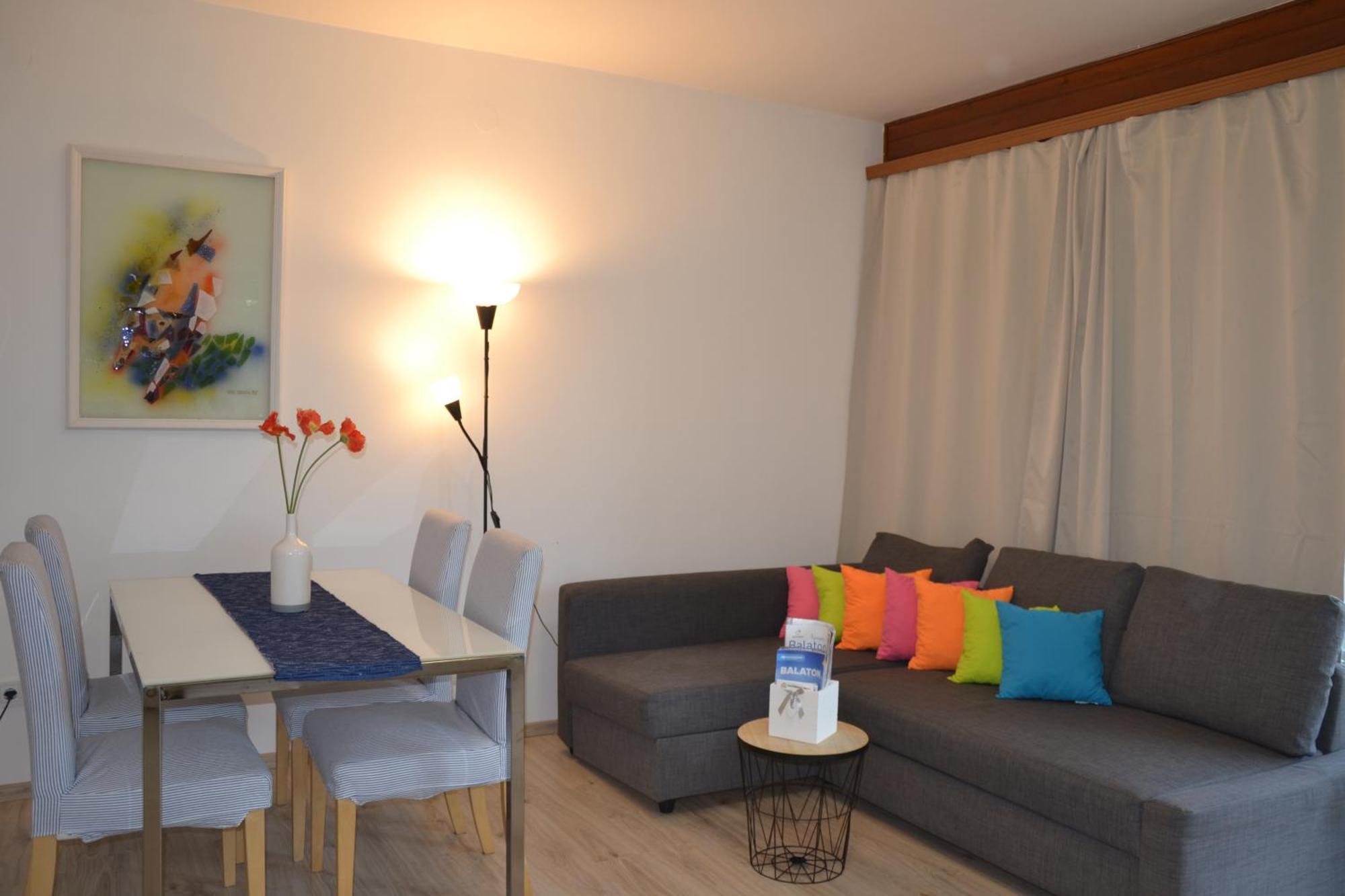 Akvamarin Apartman Кестхей Экстерьер фото
