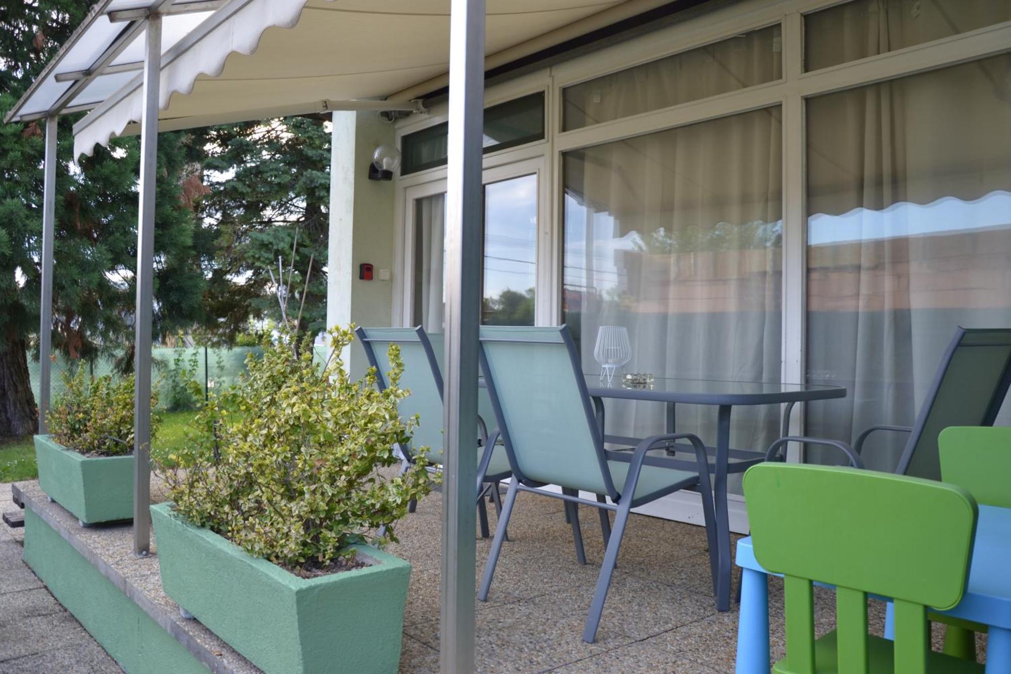 Akvamarin Apartman Кестхей Экстерьер фото