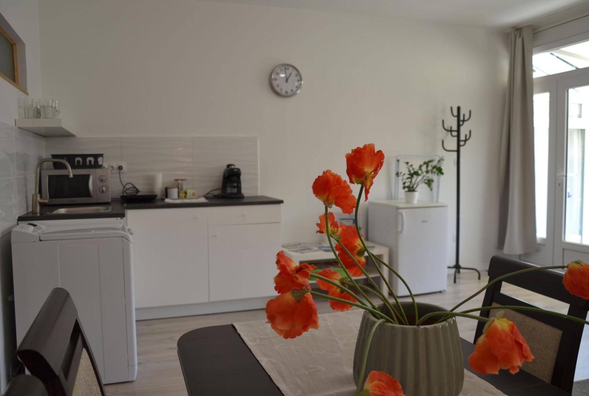 Akvamarin Apartman Кестхей Экстерьер фото