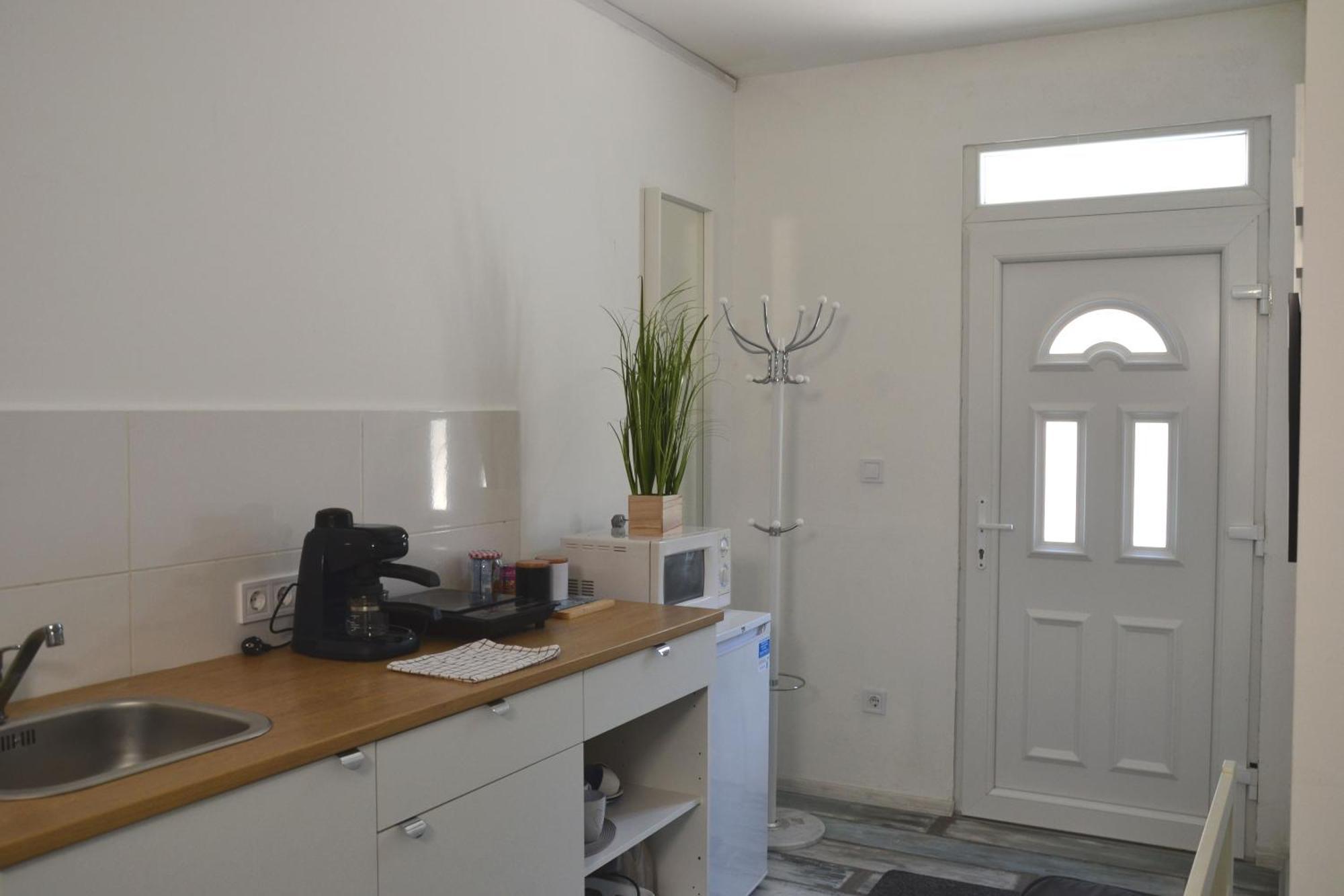 Akvamarin Apartman Кестхей Экстерьер фото