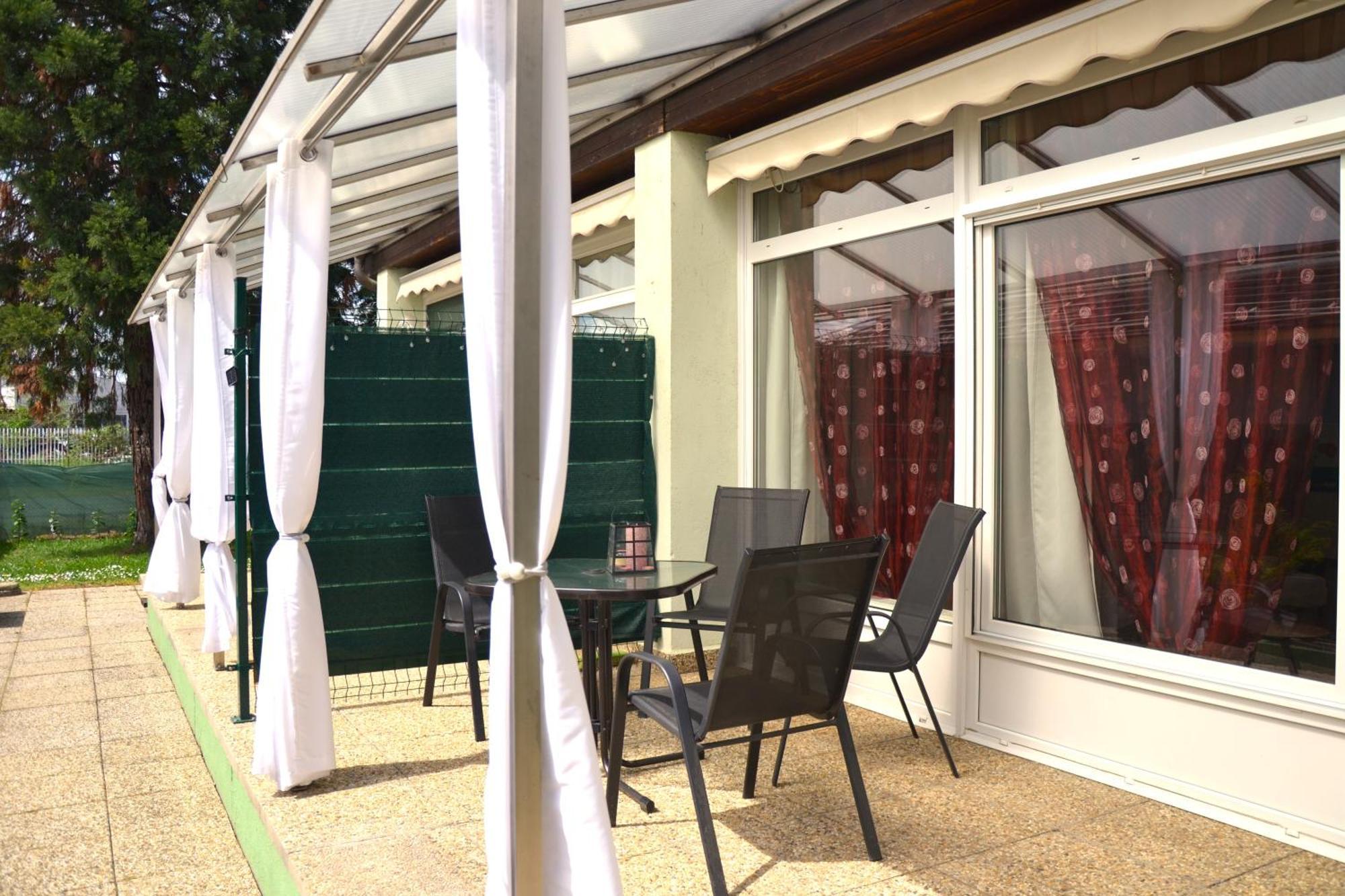 Akvamarin Apartman Кестхей Экстерьер фото